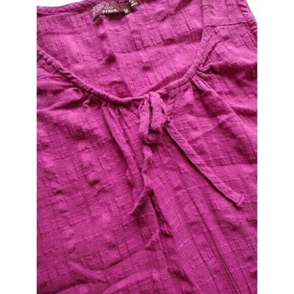 Prana Women's Magenta Textured Tie‎ Neck Sleeveless Tank Top Size Medium - Picture 2 of 5